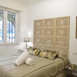 Fleming Loft Parking Tourist , Córdoba Spanien